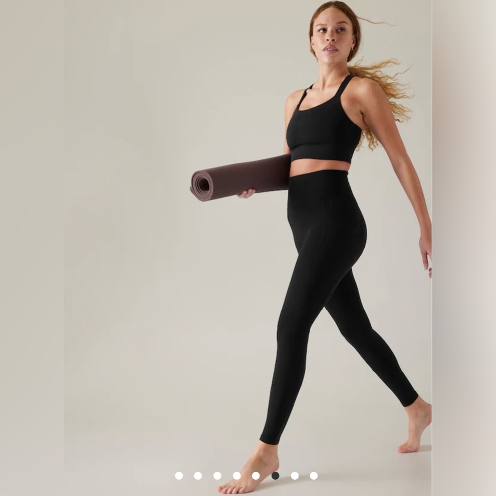 NWT Athleta Salutation Stash Tight Legging